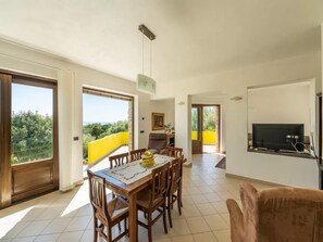 Apartment, 3 Schlafzimmer, Terrasse, Gartenblick | Wohnzimmer
