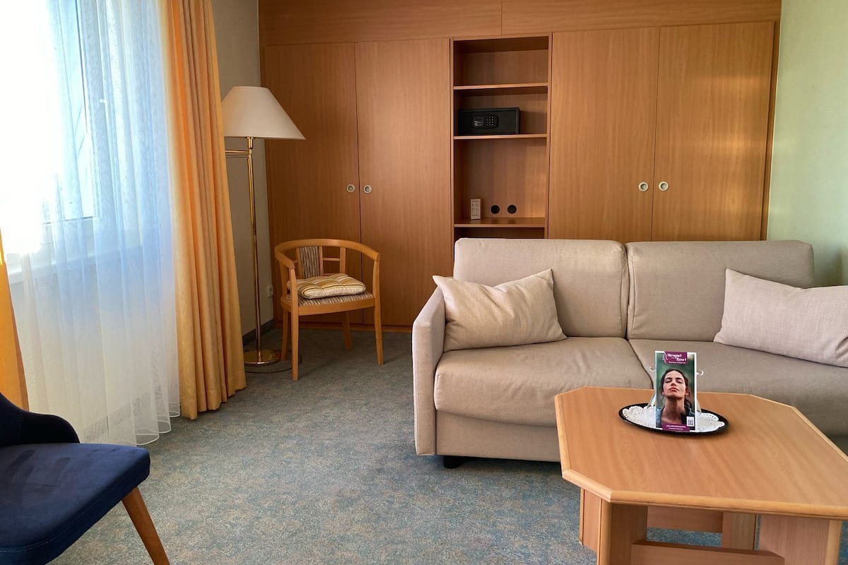 1 chambre, bureau, espace de travail pour ordinateur portable