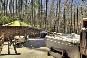 Outdoor dining - Yogi's Escape | Free Night Offer! (Blue Ridge)
