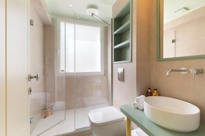 Chuveiro, secador de cabelo