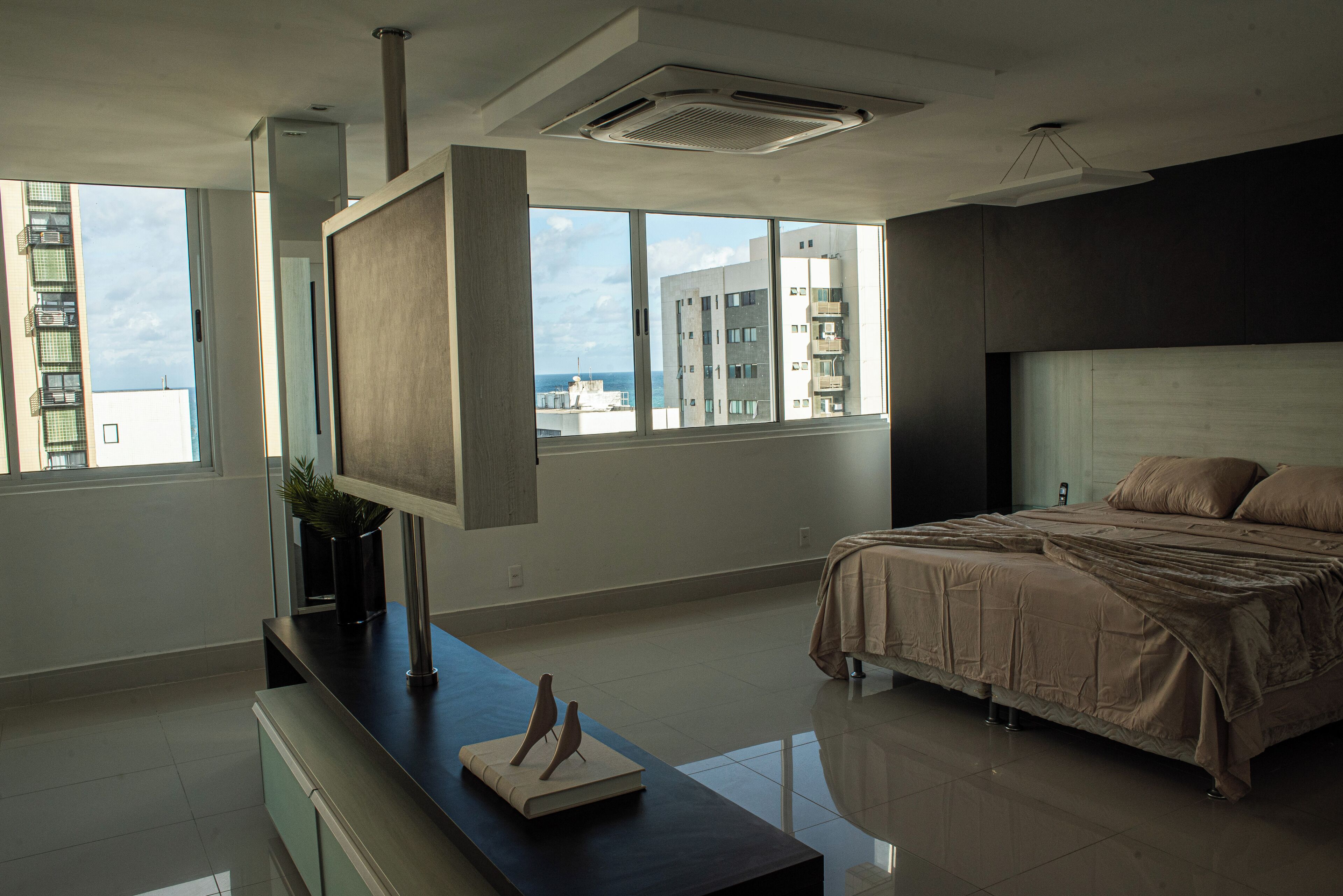 4 quartos, cofres nos quartos, escrivaninha