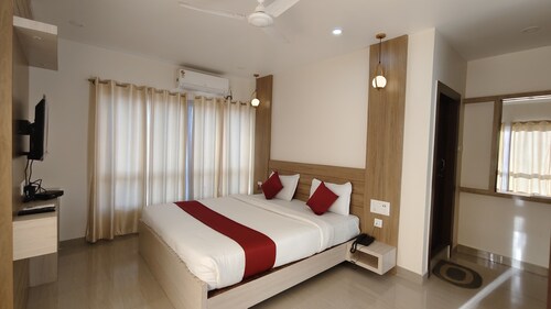 Hotel IVY Grand By GRB