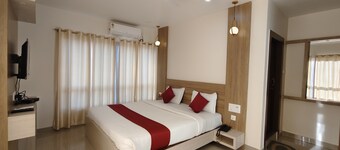 Hotel IVY Grand By GRB