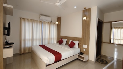 Hotel IVY Grand By GRB