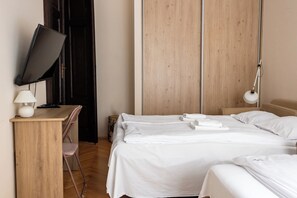 Classic Condo, Multiple Beds, Balcony | 3 bedrooms, desk, iron/ironing board, free WiFi - Modern Urban Escape  by Upstairs  (Kraków)