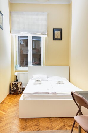 Appart'hôtel Classique, plusieurs lits, balcon | 3 chambres, bureau, fer et planche à repasser, Wi-Fi gratuit