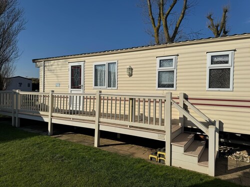 Family Caravan - Sleeps 6 - Pets Allowed - Pool