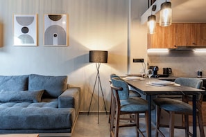 Loft Deluxe | Aire de séjour | Téléviseur à écran plat