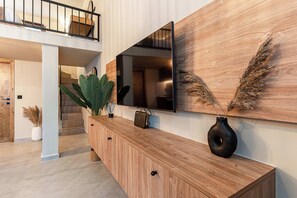 Deluxe Loft | Living area | Flat-screen TV - Noemi City Lofts (Heraklion)