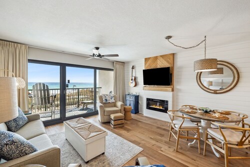 Luxury Beachfront Condo in Destin