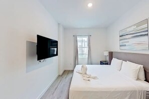 5 bedrooms, WiFi, bed sheets