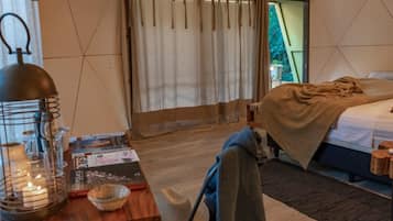 Deluxe Suite, Pool View | 1 bedroom, desk, laptop workspace, soundproofing