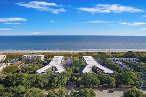 Exterior - Seaside Sanctuary - Villa Steps from Beach (Hilton Head Island)