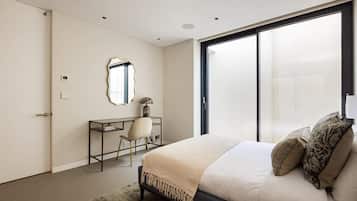 House (5 Bedrooms) | 5 bedrooms, iron/ironing board, bed sheets