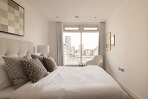 Apartment (3 Bedrooms) | Exterior - The Riverside Residence - 3bdr Flat With Balcony (London)
