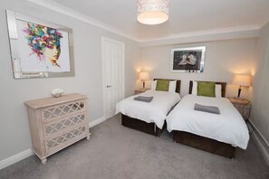 2 chambres, fer et planche à repasser, lit parapluie, Wi-Fi