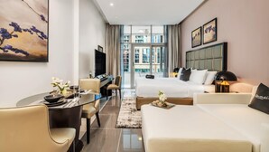 Room - Business Bay Studio | Dubai | Canal View & Pool (دبي)
