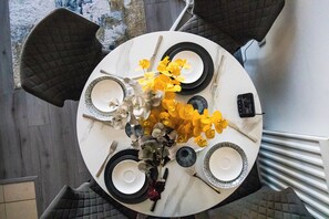 Dining - 1 Bedroom Apartment in Birmingham City Centre with FREE Parking (Birmingham)