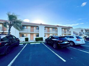 Exterior - 2/2 Near Fort Myers and Sanibel Beaches, Free WIFI (Fort Myers)