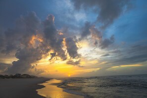 Beach - Rendezvous Wythe the Sea #192 - Sound Front, Private Dock! (Surf City)