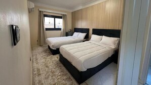 Deluxe Double Room | Premium bedding, Select Comfort beds, minibar, in-room safe - Pyramids View Inn (Giza)