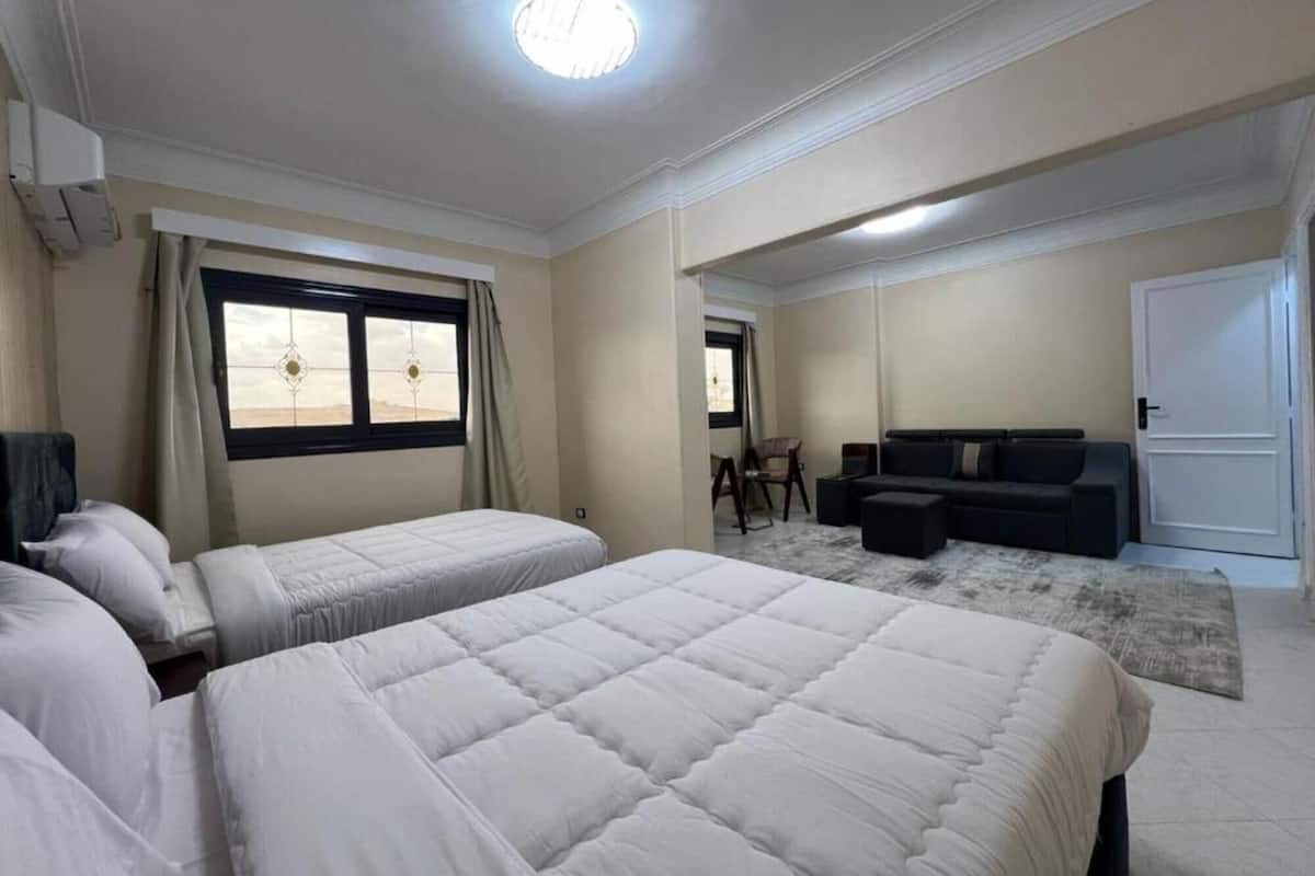 Deluxe Suite | Premium bedding, Select Comfort beds, minibar, in-room safe