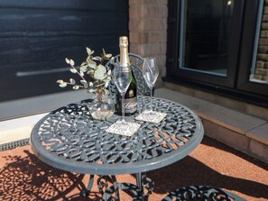 Outdoor dining - The Annex (Ripley)