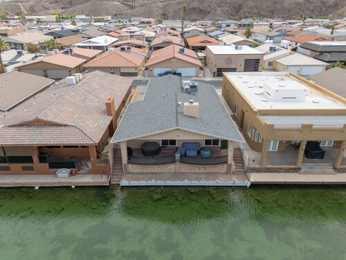 Apache Fyre, Canal Front Dock, Moovlaya Keys