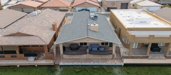 Apache Fyre, Canal Front Dock, Moovlaya Keys