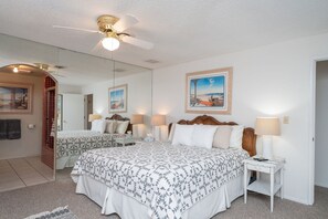 3 bedrooms, free WiFi, bed sheets - River Love, private dock Moovalya Keys (Parker)