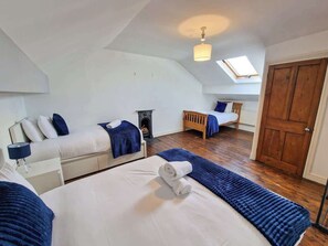 4 chambres, fer et planche à repasser, Wi-Fi, draps fournis