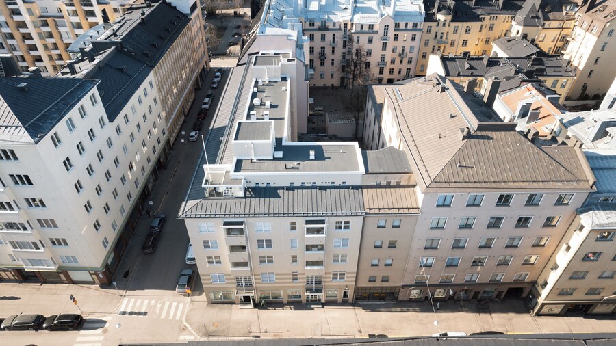Modern 1BR Apartment with Balcony