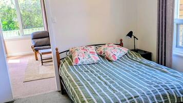 Desk, free WiFi, bed sheets
