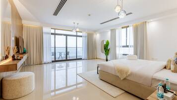 8 bedrooms, in-room safe, iron/ironing board, free WiFi