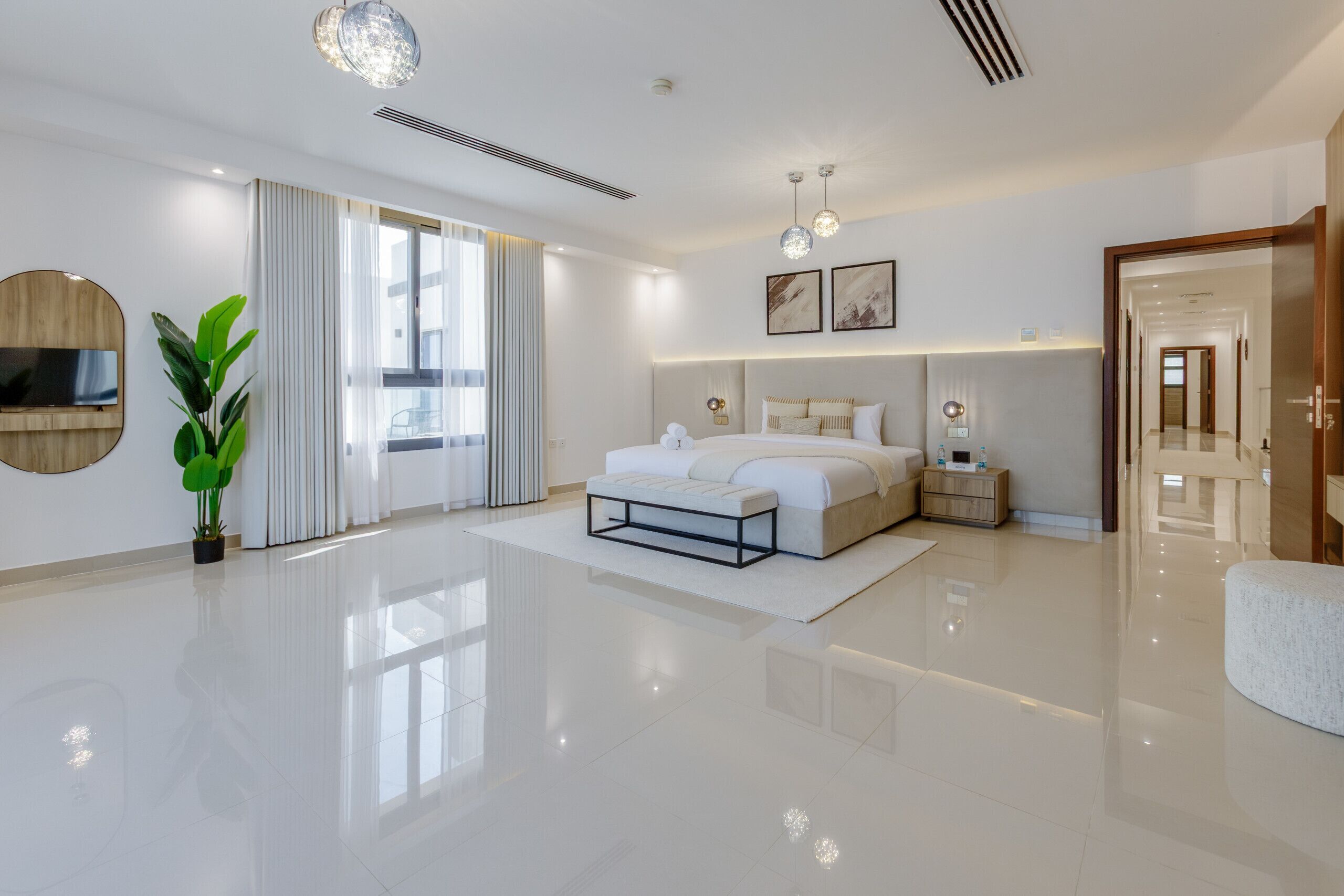 8 habitaciones y caja de seguridad en la habitación 