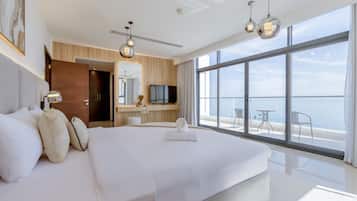 6 bedrooms, in-room safe, iron/ironing board, free WiFi