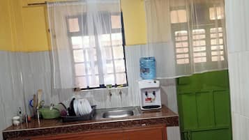 Classic Apartment, City View | Private kitchen | Fridge, microwave, cookware/dishes/utensils