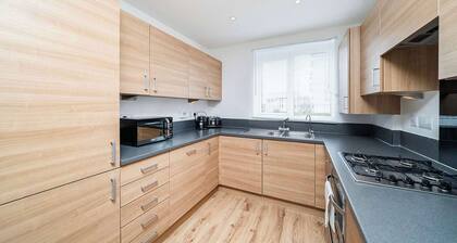 Charming 2-Bedroom House in Northfleet