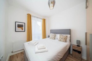 2 bedrooms, desk, iron/ironing board, WiFi