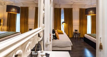 Ruby Red Apartment, Amoreiras, Lisbon