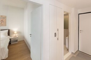 2 bedrooms, iron/ironing board, travel crib, free WiFi