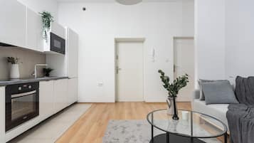 Superior Apartment, City View | Living room