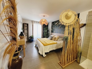 3 bedrooms, iron/ironing board, free WiFi, bed sheets