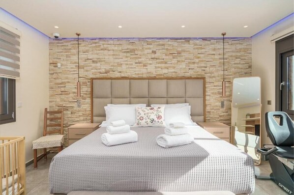 3 chambres, bureau, fer et planche à repasser, Wi-Fi gratuit