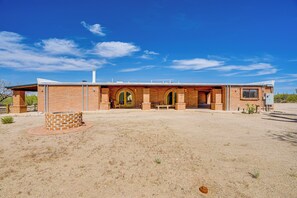 House (2 Bedrooms) | Interior - 10-acre Desert Oasis w/ Expansive Patio in Tucson! (Tucson)