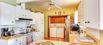 Seatac Home w/ Patio & Grill - 3 Mi to Airport!
