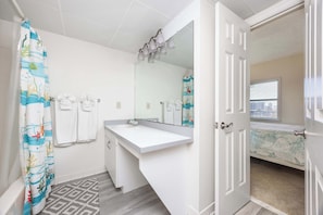 Shower, hair dryer, towels, shampoo - Marlin Cove - 2 BR, Sleeps 6, Pool - 120th Bayside (Ocean City)