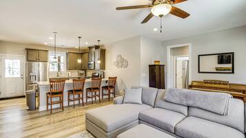 House (2 Bedrooms) | Interior