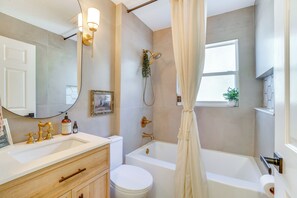 Interior - Near Parks & Lakes: Sorrento Home w/ Pool & Yard! (Sorrento)