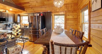Fire Pit, Hot Tub & Grill: Murphy Family Retreat!